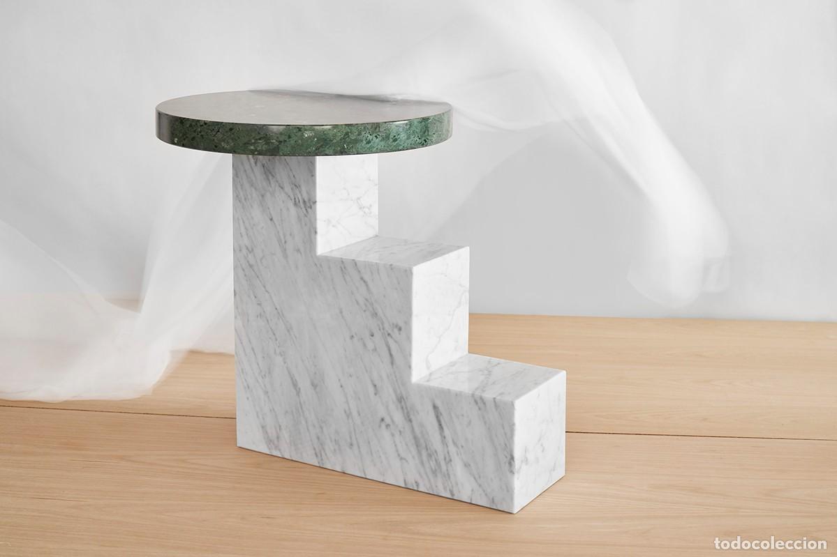 Antig&uuml;edades: mesa de m&aacute;rmol de dise&ntilde;o