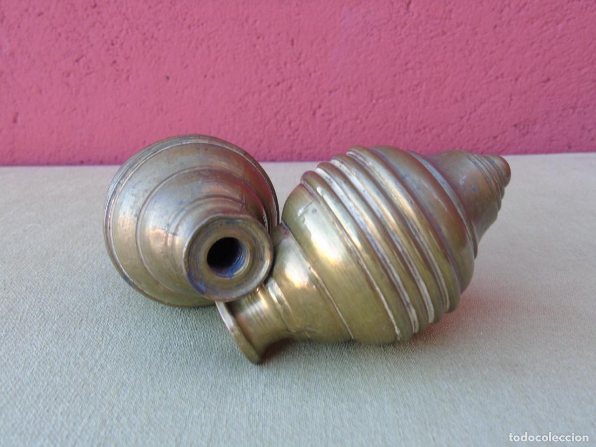 Antiquit&auml;ten: PAREJA DE REMATES, PIRINDOLOS, PI&Ntilde;AS, BOLAS DE LAT&Oacute;N PARA MUEBLES O BARANDILLAS