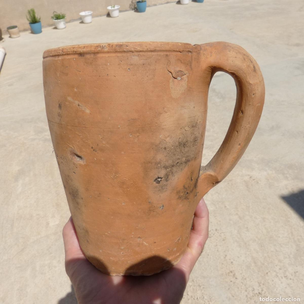 Antig&uuml;edades: Antiguo recipiente de ceramica, medida de grano o liquidos, alfar extinto, 1131gr, 18cm, grietas.