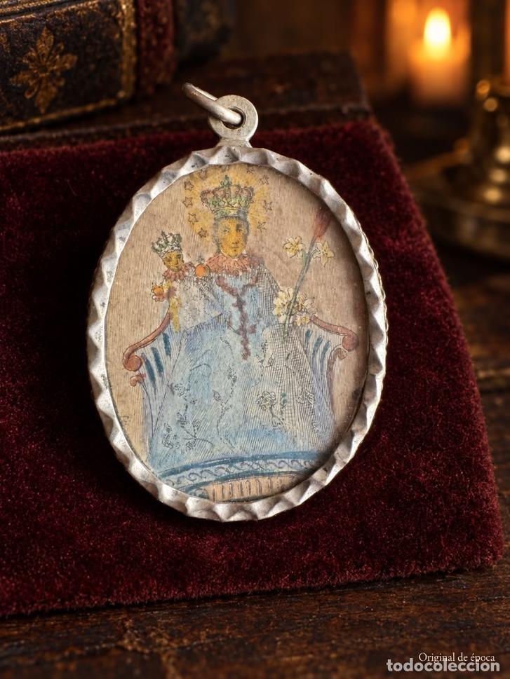 Antig&uuml;edades: (ANT-260904)RELICARIO DE PLATA DE LA VIRGEN DEL LIRIO(ALICANTE) Y PENITENTE - SIGLO XIX