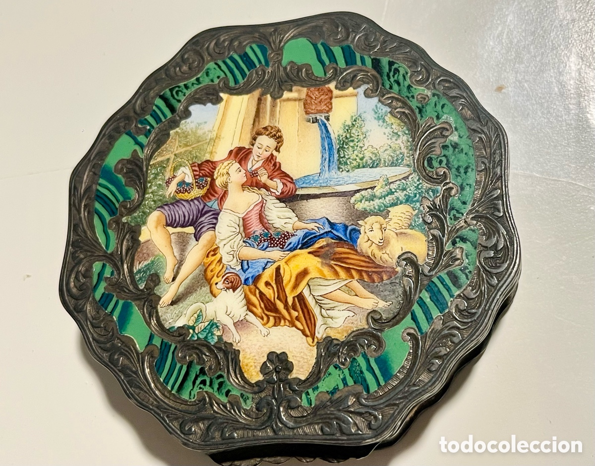 Antig&uuml;edades: Hermosa polvera vintage de plata y escena de esmalte d