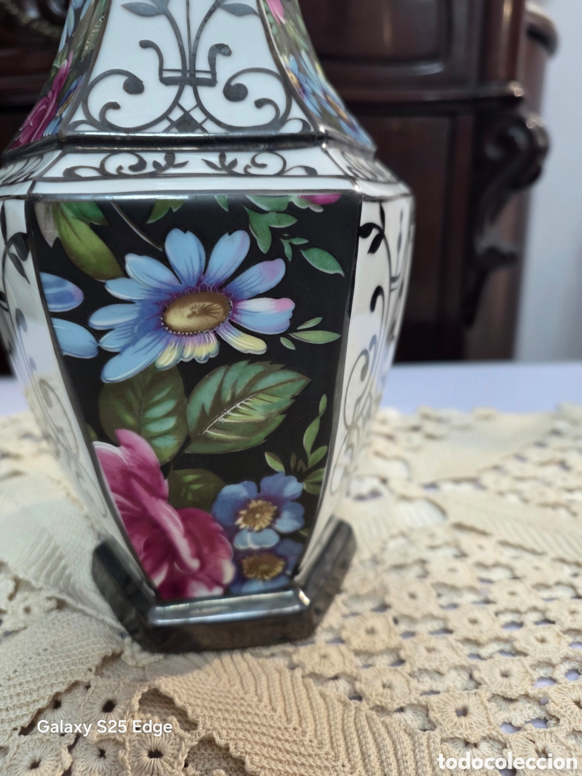 Antig&uuml;edades: Florero pintado a mano con plata de ley - Foto 3