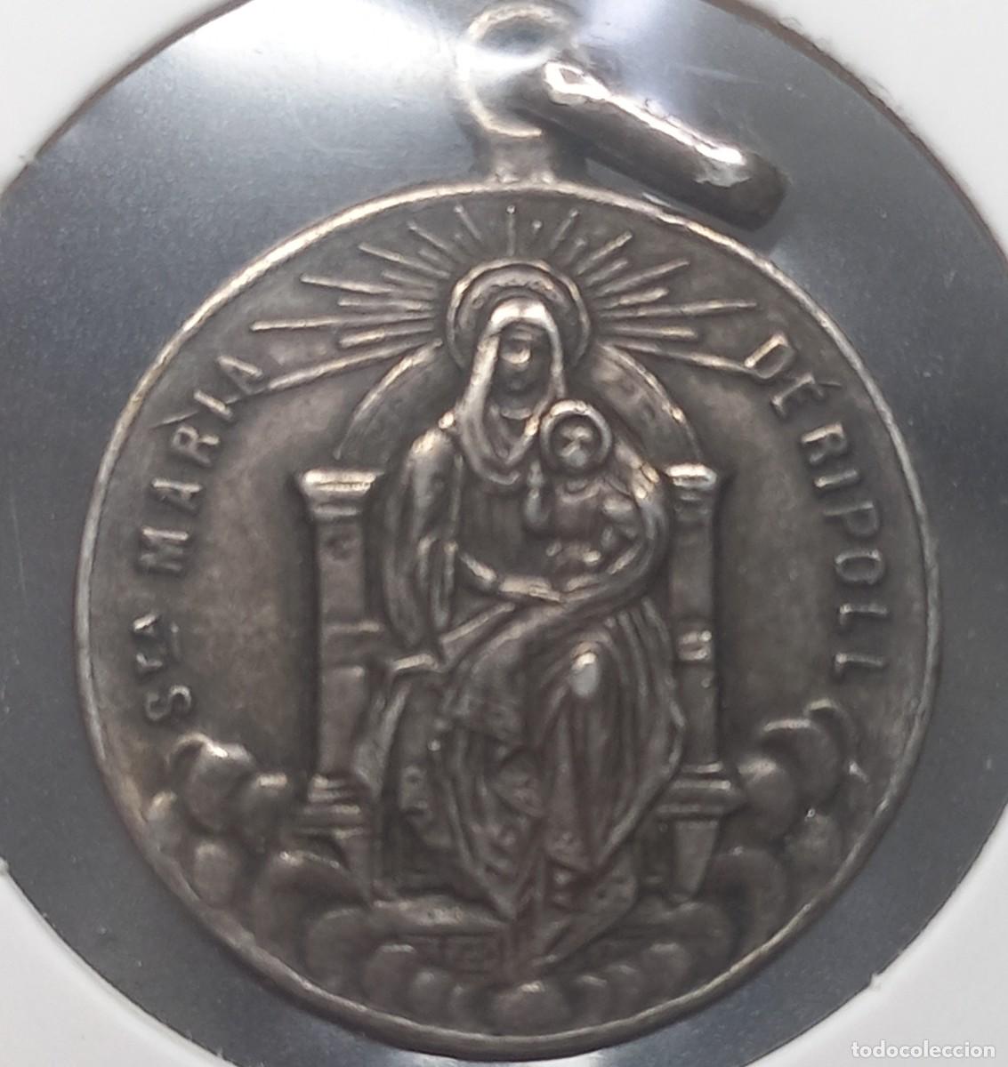 Antiquit&eacute;s: Antigua medalla de plata de Santa Maria de Ripoll, segundo tercio s. XX
