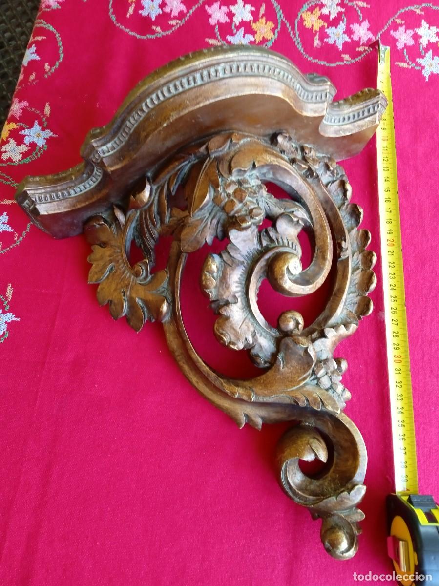 Antig&uuml;edades: M&eacute;nsula repisa de pared para figura