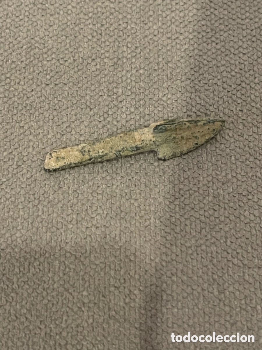 Antig&uuml;edades: Punta de flecha de bronce romboidal con ped&uacute;nculo S.VIII-VI A.C - Foto 4