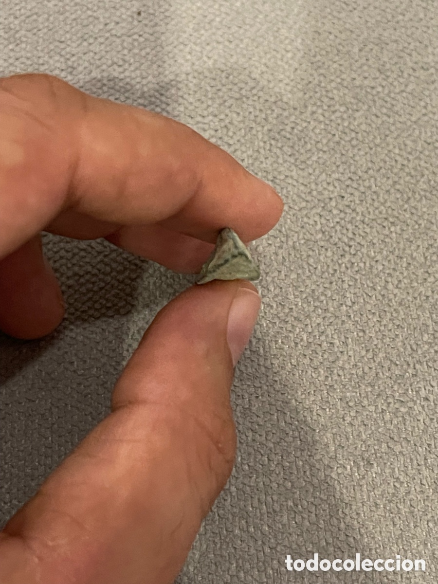 Antig&uuml;edades: Punta de flecha de bronce romboidal con ped&uacute;nculo S.VIII-VI A.C - Foto 6