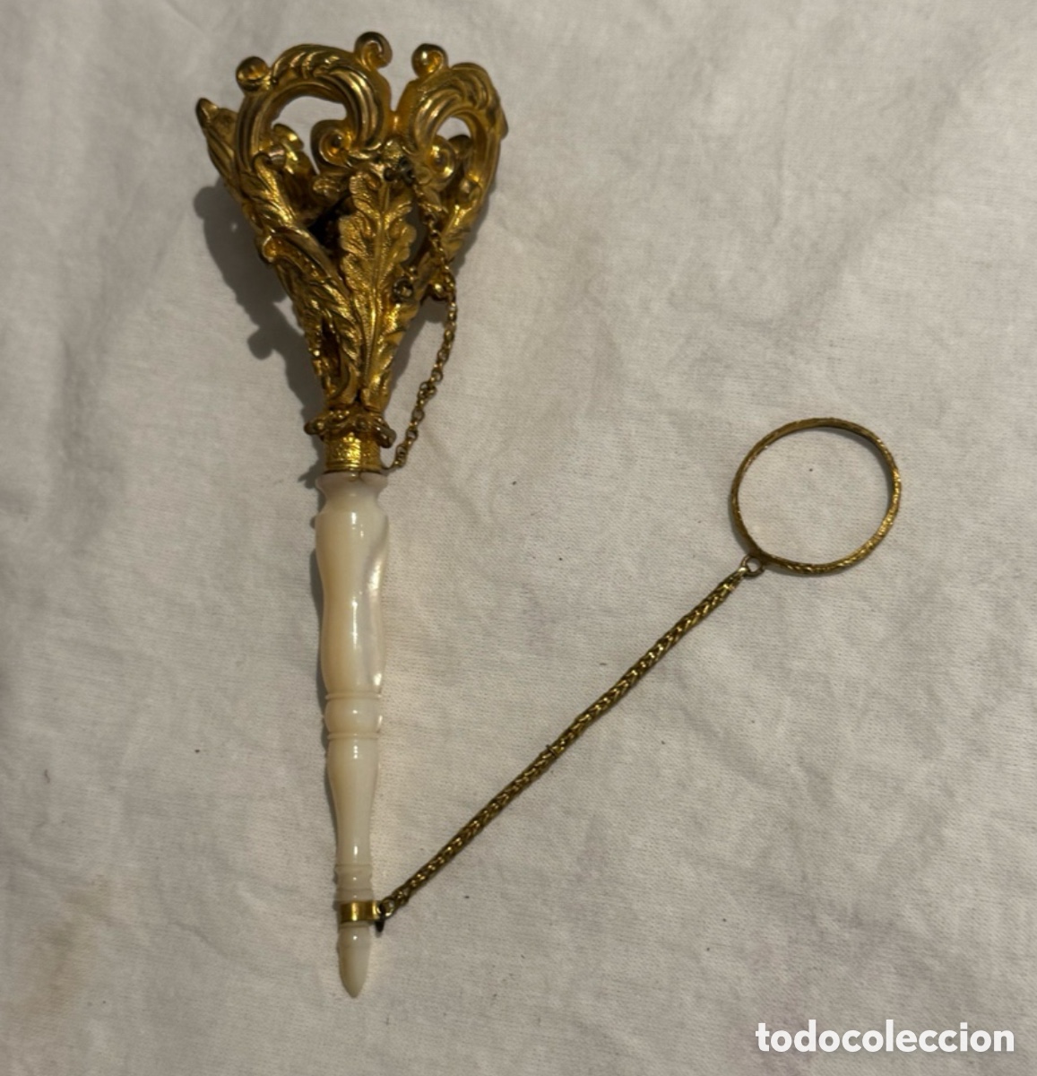 Antig&uuml;edades: Porte-bouquet original del siglo XIX &ndash; N&aacute;car y metal dorado