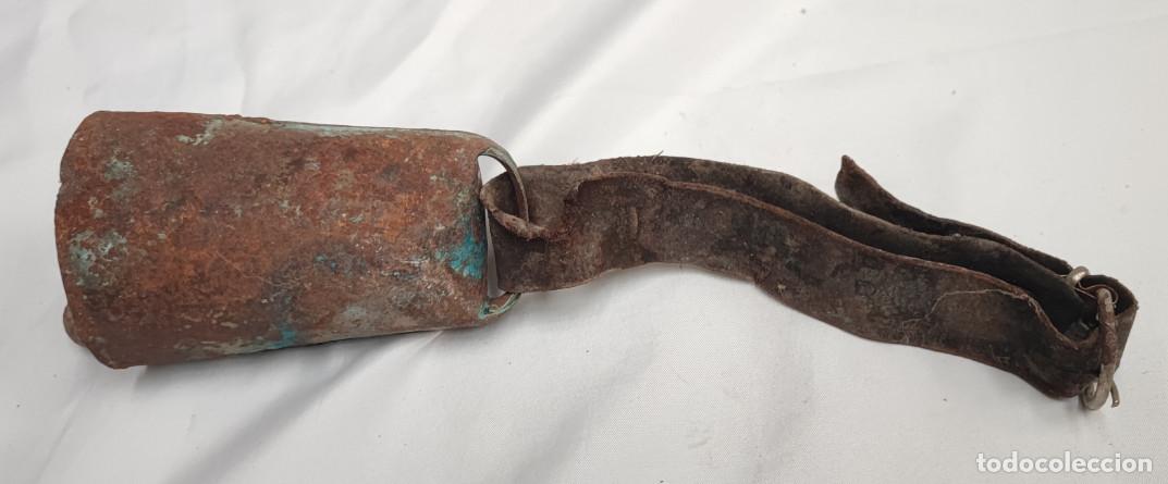 Antig&uuml;edades: ANTIGUO CENCERRO PARA GANADO DE 12 CM, 2&ordm;