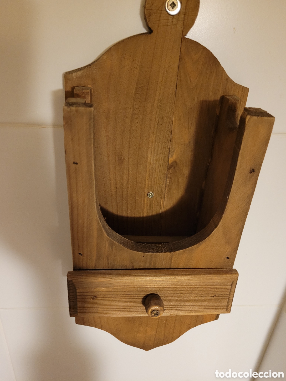 Antig&uuml;edades: ALMIREZ DE BRONCE CON EXPOSITOR DE MADERA - Foto 5