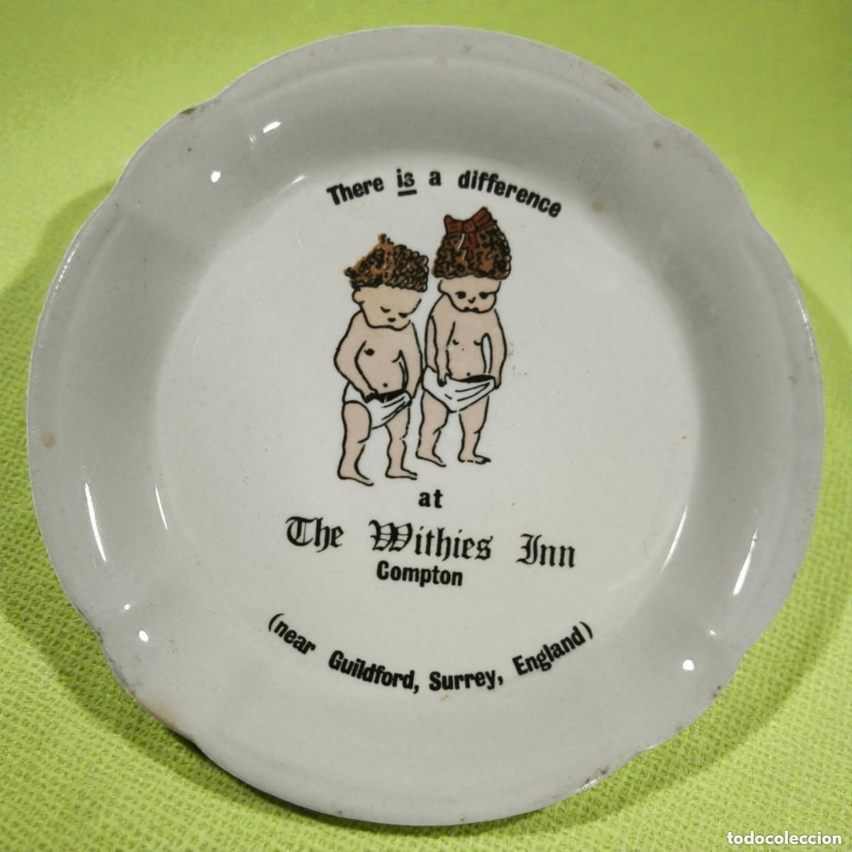 Antiguidades: Antiguo Plato Cenicero De Porcelana - &rdquo;The Withies Inn Compton Surrey England&rdquo; - Vintage