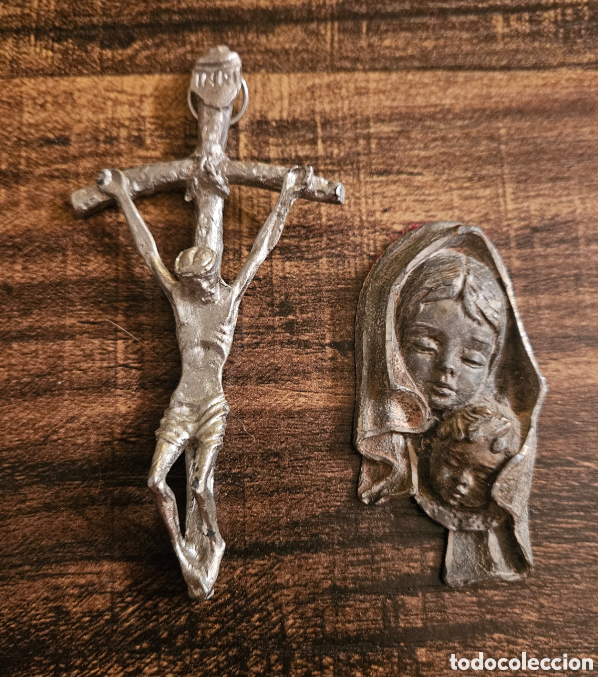 Antig&uuml;edades: Lote Arte Sacro Italiano: Cruz Pastoral Scorzelli (San Juan Pablo II) + Relieve Virgen con Ni&ntilde;o