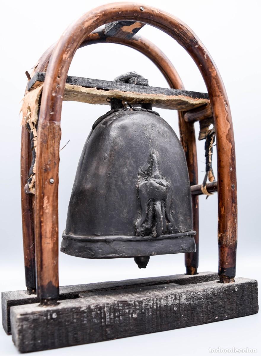 Antig&uuml;edades: Campana ceremonial o de templo - Foto 9