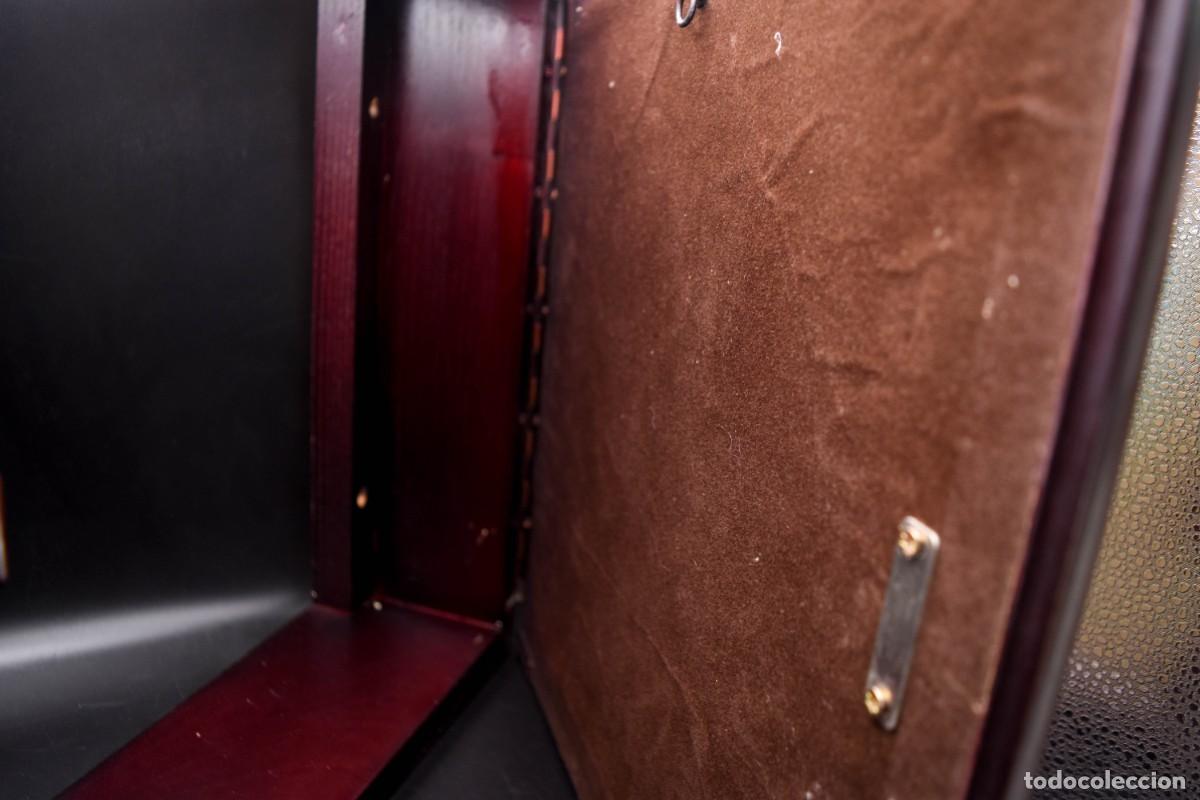 Antig&uuml;edades: Cubre caja de luces de madera y esmalte central - Foto 12