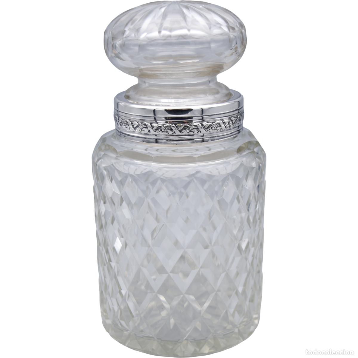 Antiques: Bote con cuello de plata - Realizado en cristal tallado