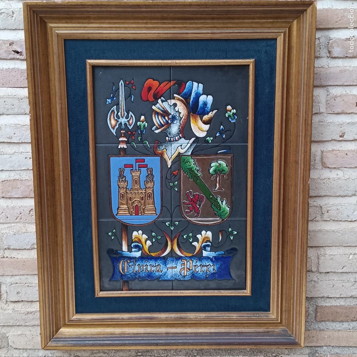 Antiguidades: ESCUDO HERALDICO APELLIDOS - CERAMICA CUERDA SECA - ESMALTES - ORO Y PLATINO -FIRMADO Y FECHADO.