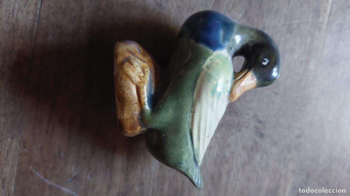 Antig&uuml;edades: Antiguo pato de porcelana vidriada