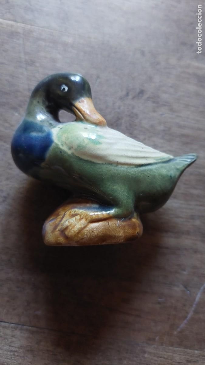 Antig&uuml;edades: Antiguo pato de porcelana vidriada