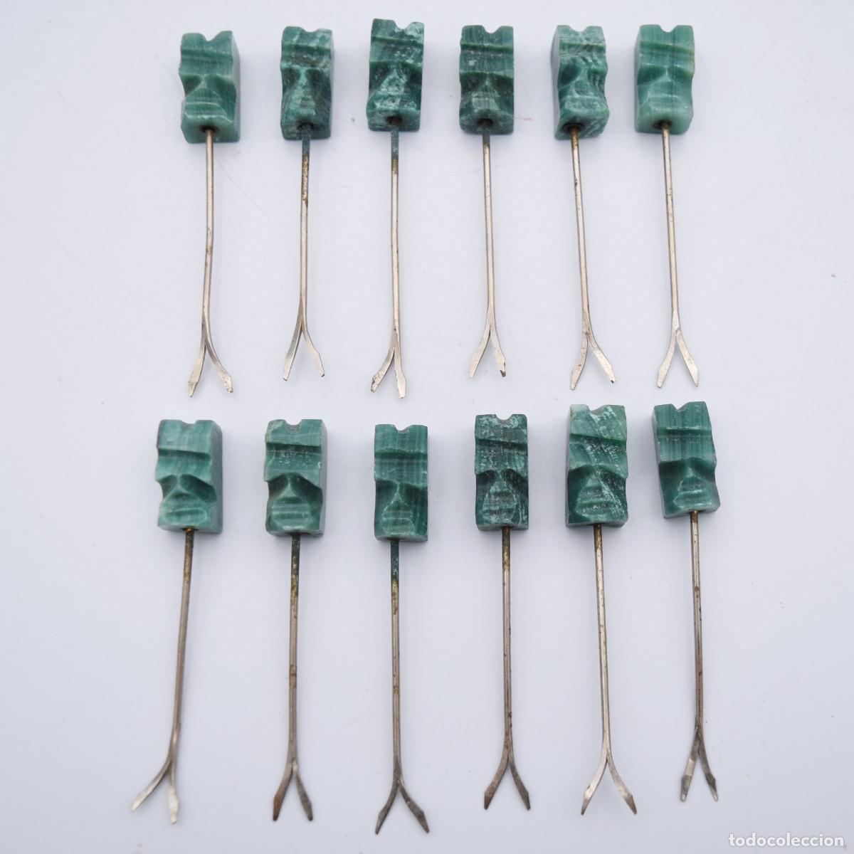 Antig&uuml;edades: Pinchos de metal con mango tallado - Foto 2