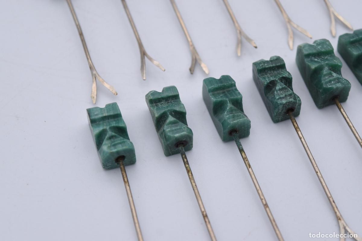 Antig&uuml;edades: Pinchos de metal con mango tallado - Foto 3