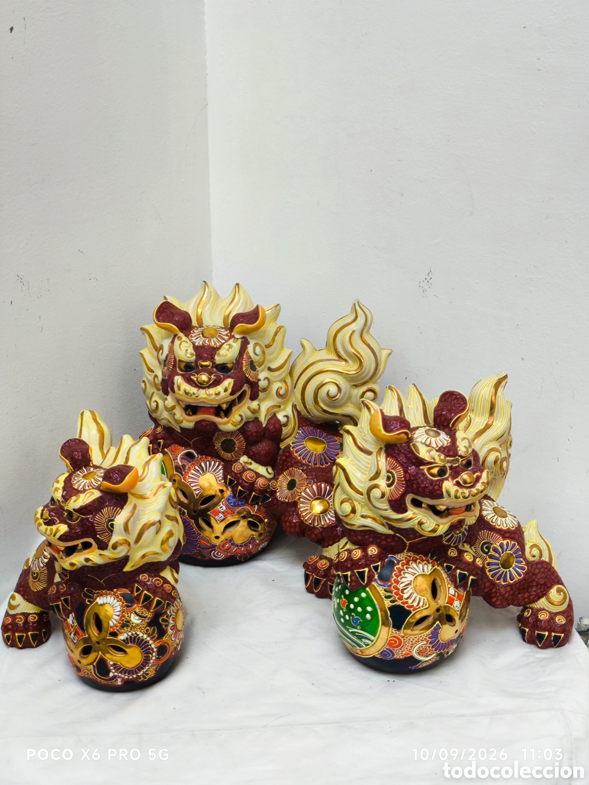 Antig&uuml;edades: Excepcional Tr&iacute;o de Leones Guardianes Shishi Japoneses &ndash; Cer&aacute;mica Kutani (5.1 kg)
