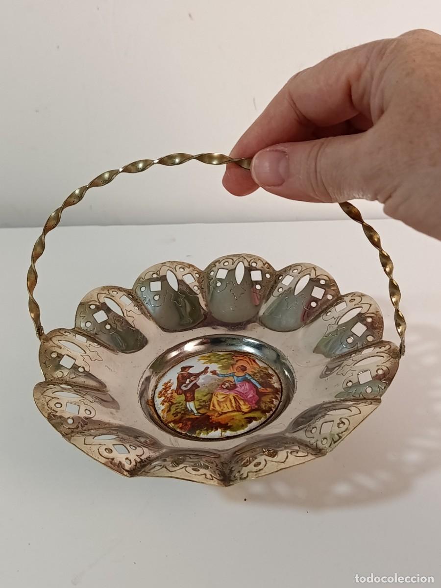 Antig&uuml;edades: BANDEJA PLATEADA CON IMAGEN FRAGONARD