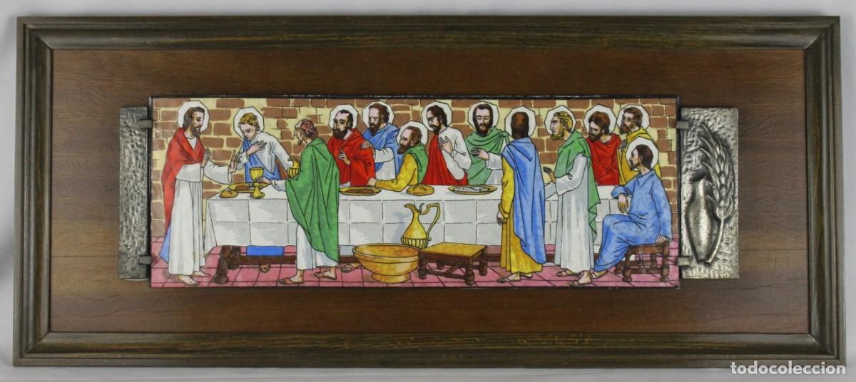 Antig&uuml;edades: La &Uacute;ltima Cena. Gran placa esmaltada sobre metal con marco de madera. Siglo XX