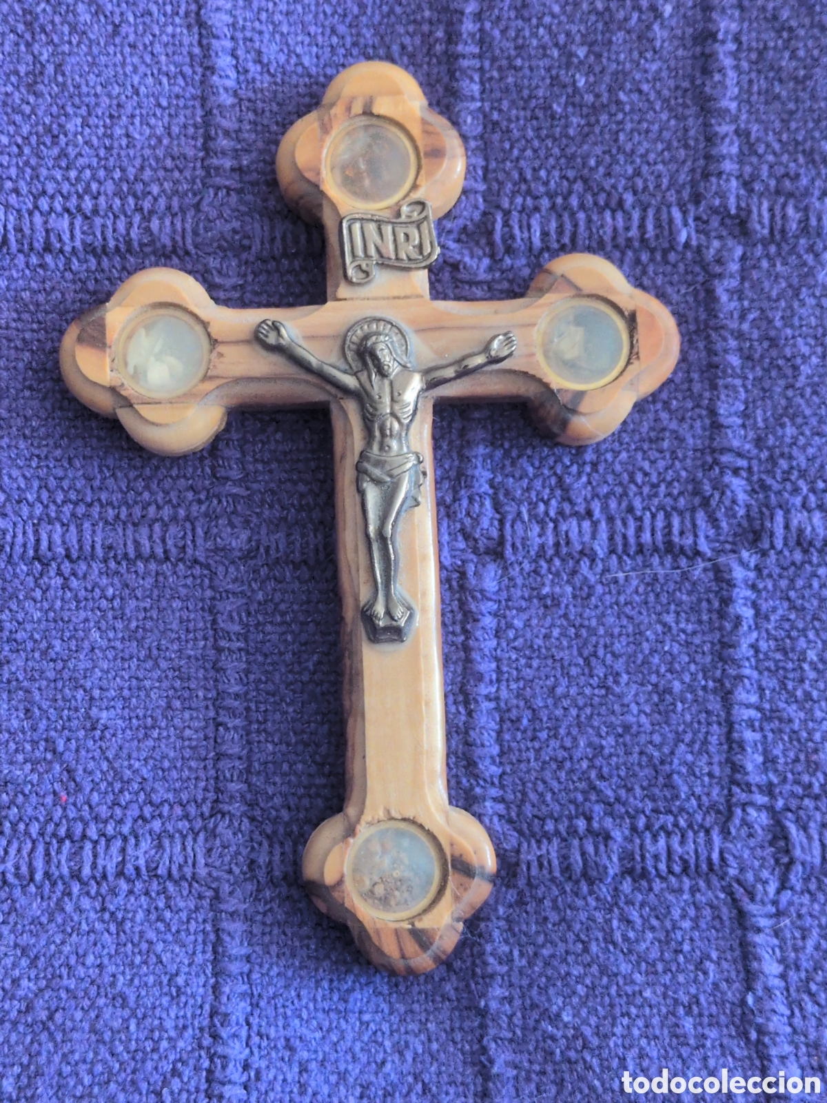Antig&uuml;edades: Crucifijo de Madera de Olivo de Tierra Santa Jerusalem &ndash; Con 4 Relicarios Sagrados