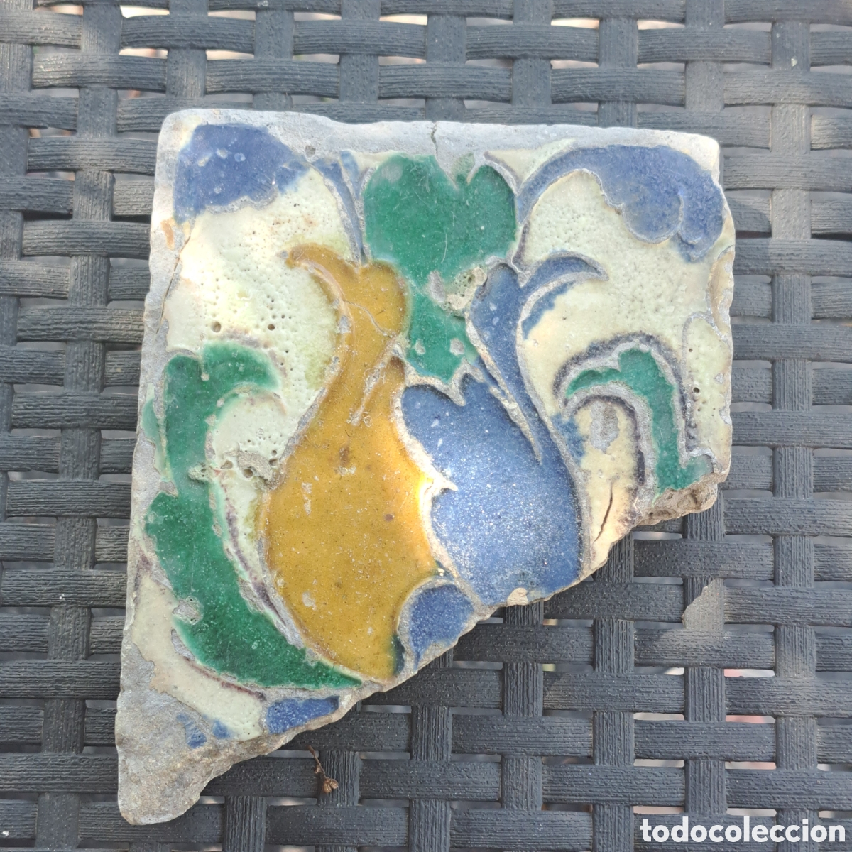 Antig&uuml;edades: Fragmento azulejo siglo XVI.