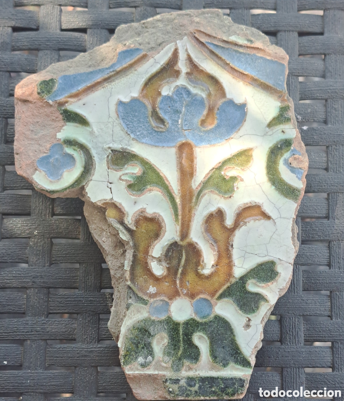 Antig&uuml;edades: Fragmento azulejo siglo XVI. Toledo.