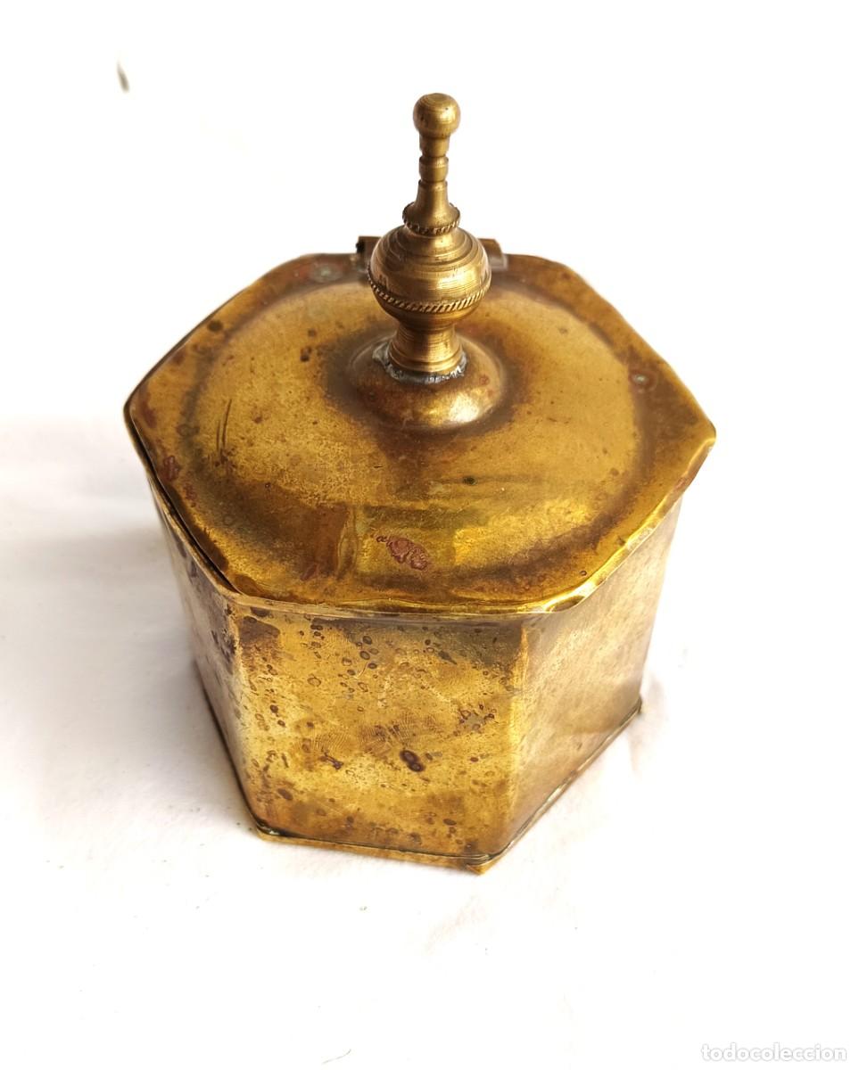 Antig&uuml;edades: Joyero - Lat&oacute;n dorado, fundido - India - 1850 - 1900 Dinast&iacute;a Nguyen (1802&ndash;1945)