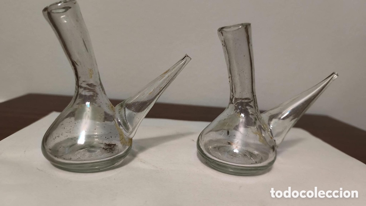 Antig&uuml;edades: Diminutos porrones en cristal soplado para beber aguardiente, siglo XX