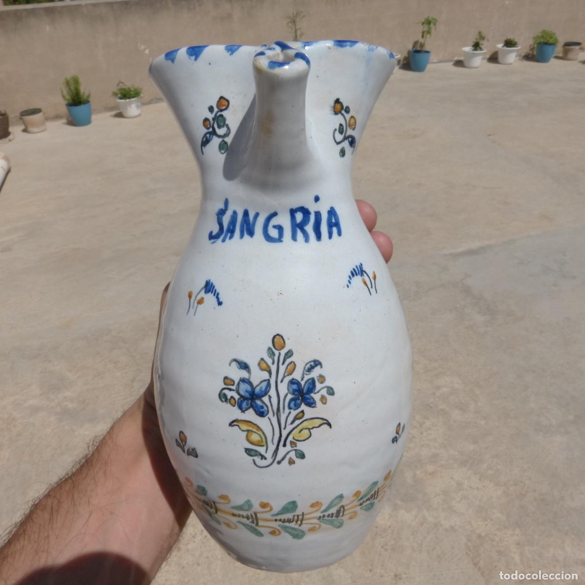 Antig&uuml;edades: Jarra de sangria en ceramica de Talavera, 22cm, 628gr.