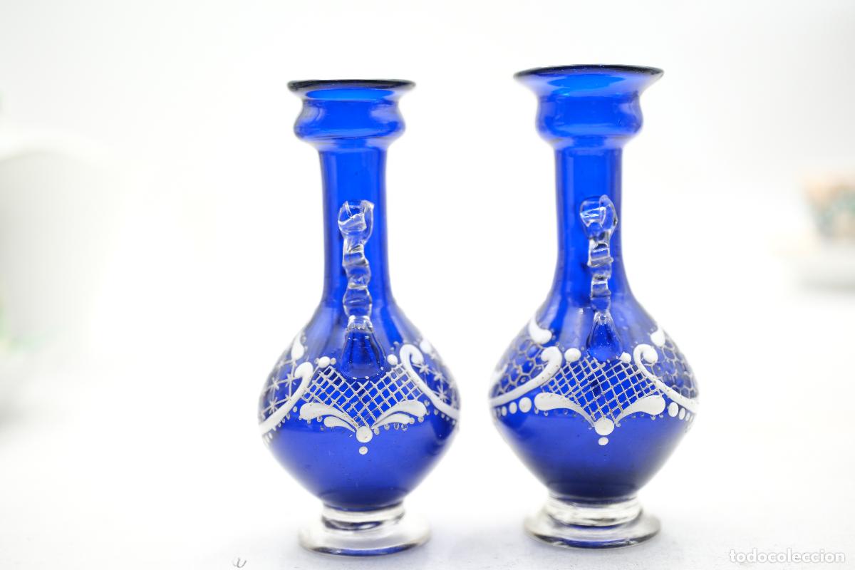 Antig&uuml;edades: Pair of Antique Cobalt Blue Enamelled Glass Vases &ndash; Late 19th / Early 20th Century