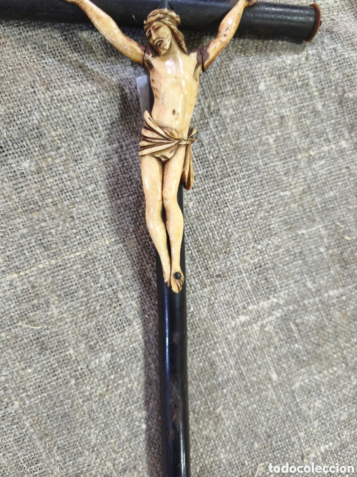 Antig&uuml;edades: Crucificado de hueso - Foto 3