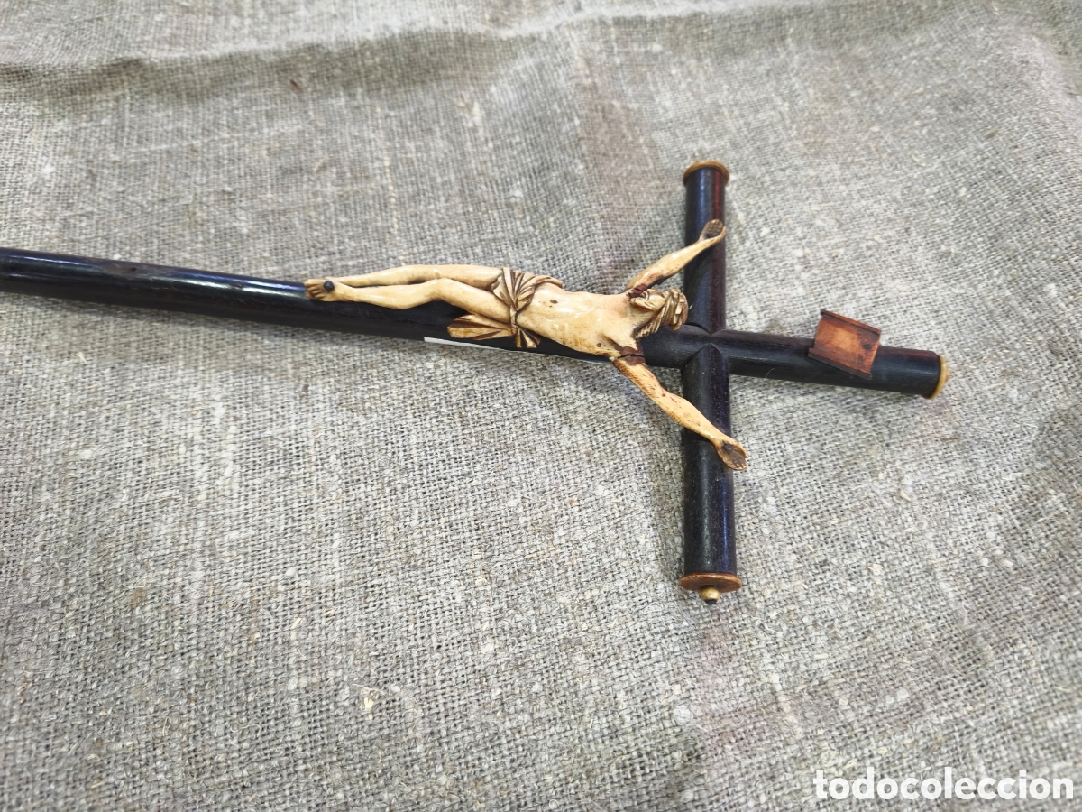 Antig&uuml;edades: Crucificado de hueso - Foto 5
