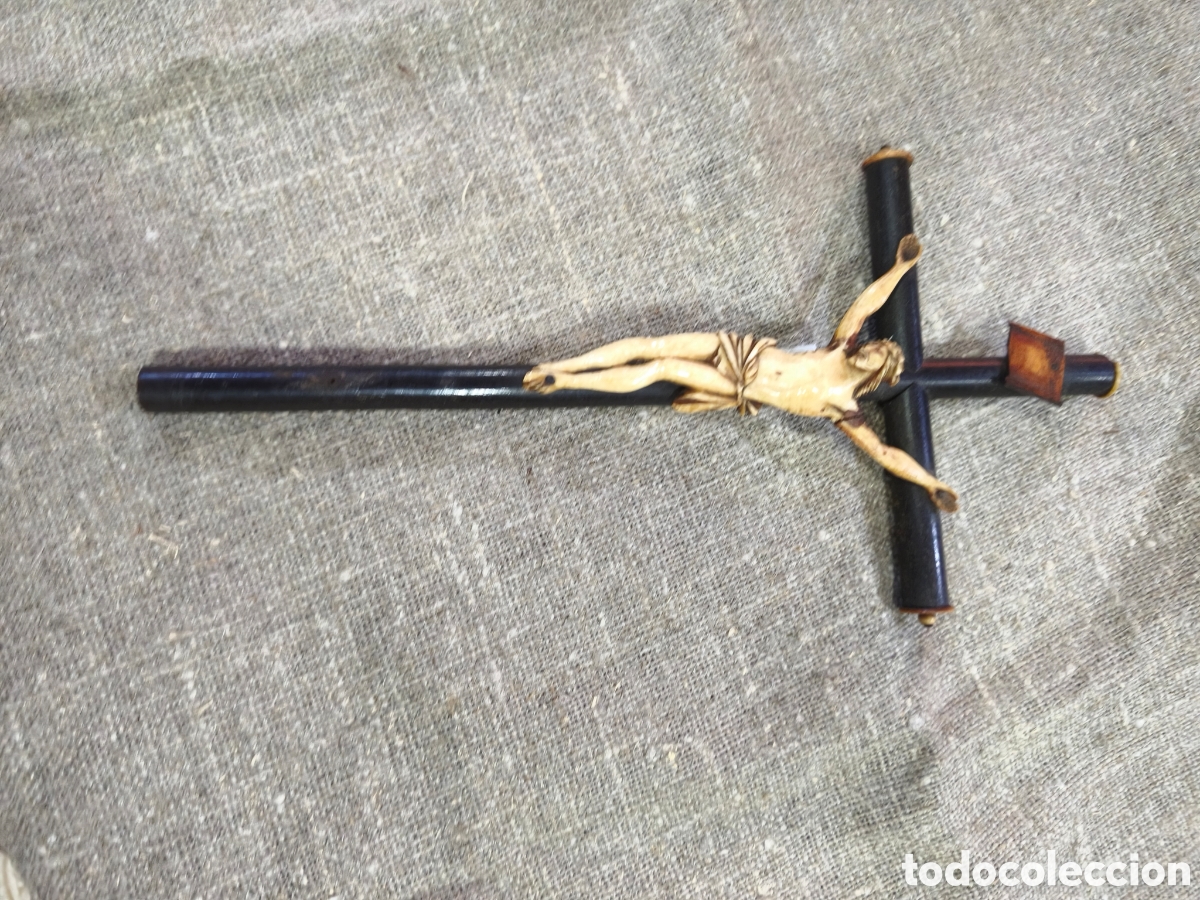 Antig&uuml;edades: Crucificado de hueso - Foto 6