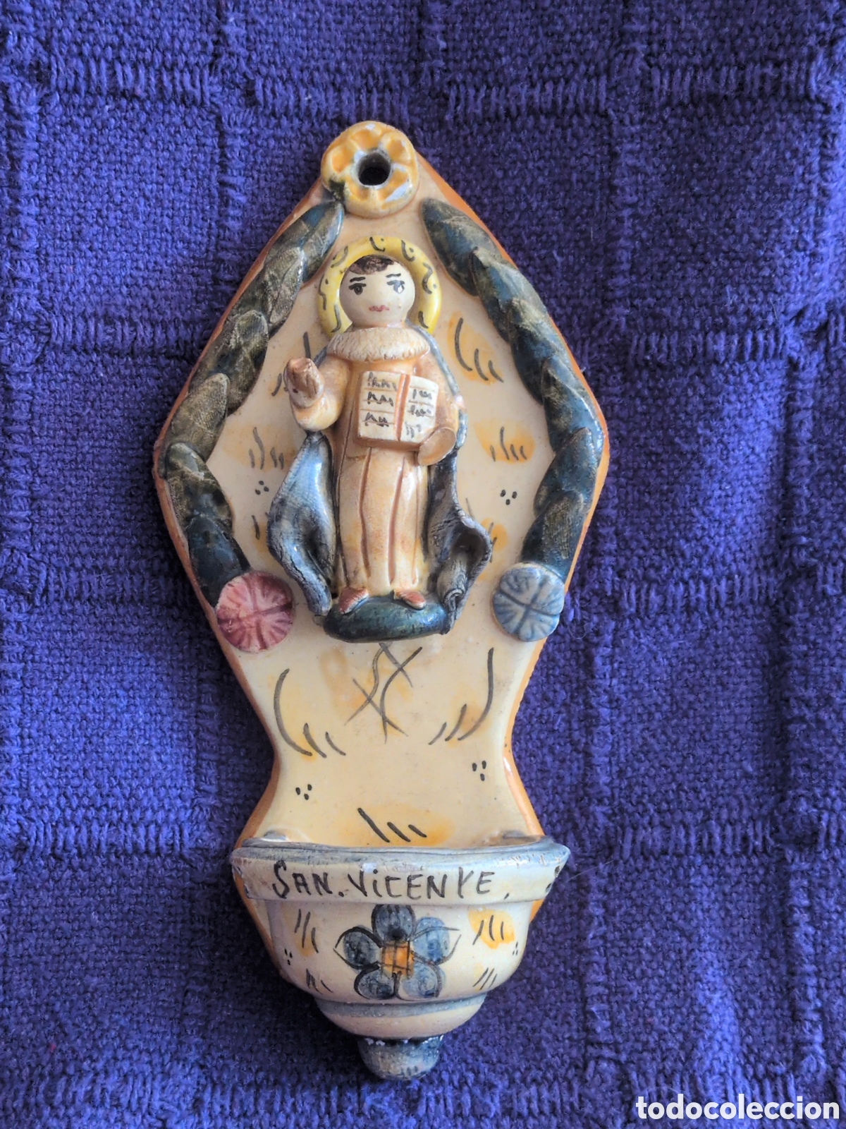 Antiguidades: Benditera de Manises San Vicente Ferrer. Firmada C.Peris. Hecho y pintado a mano.