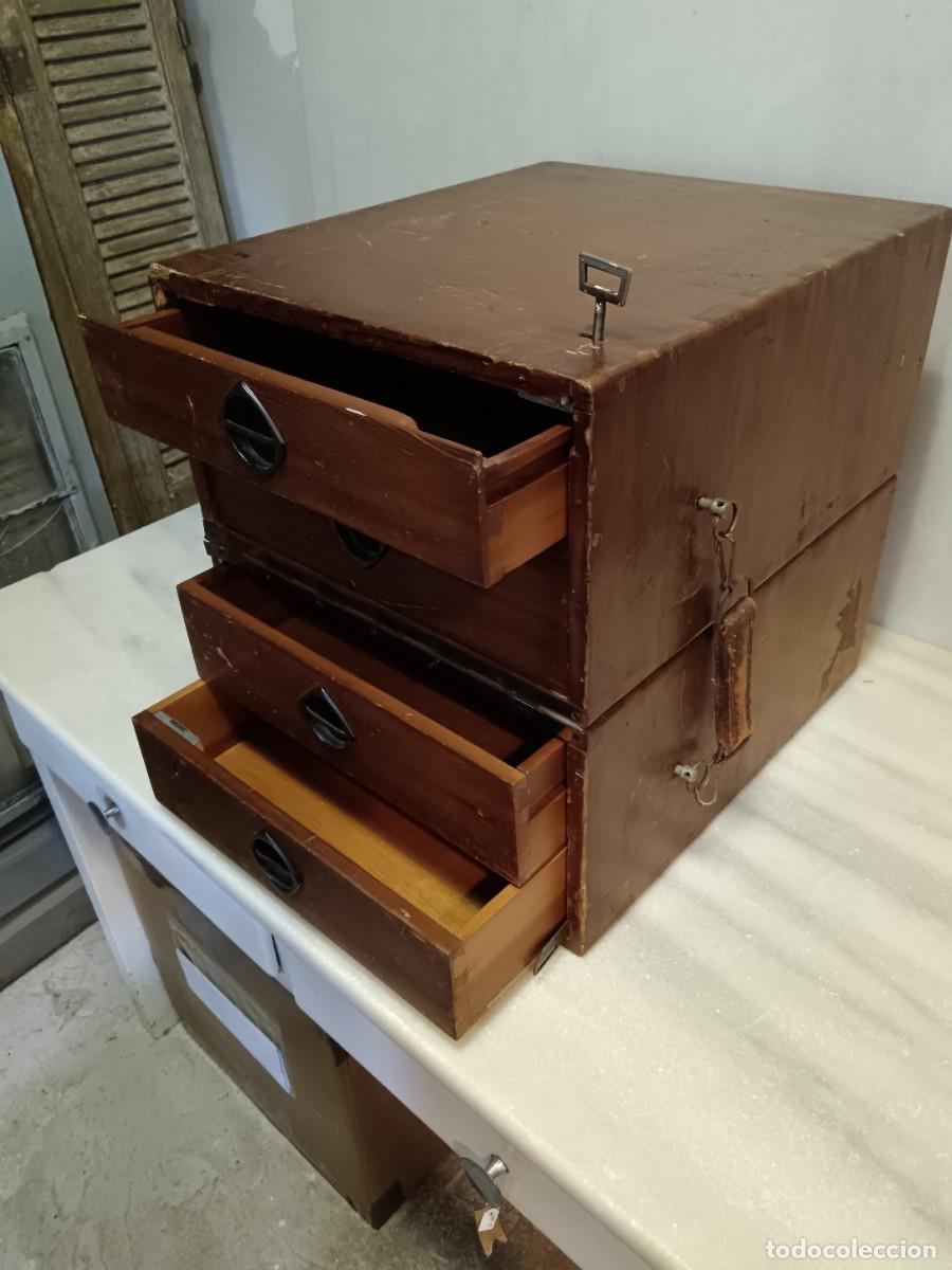 Antig&uuml;edades: ANTIGUO ARCHIVADOR PORTADOCUMENTOS - Foto 3