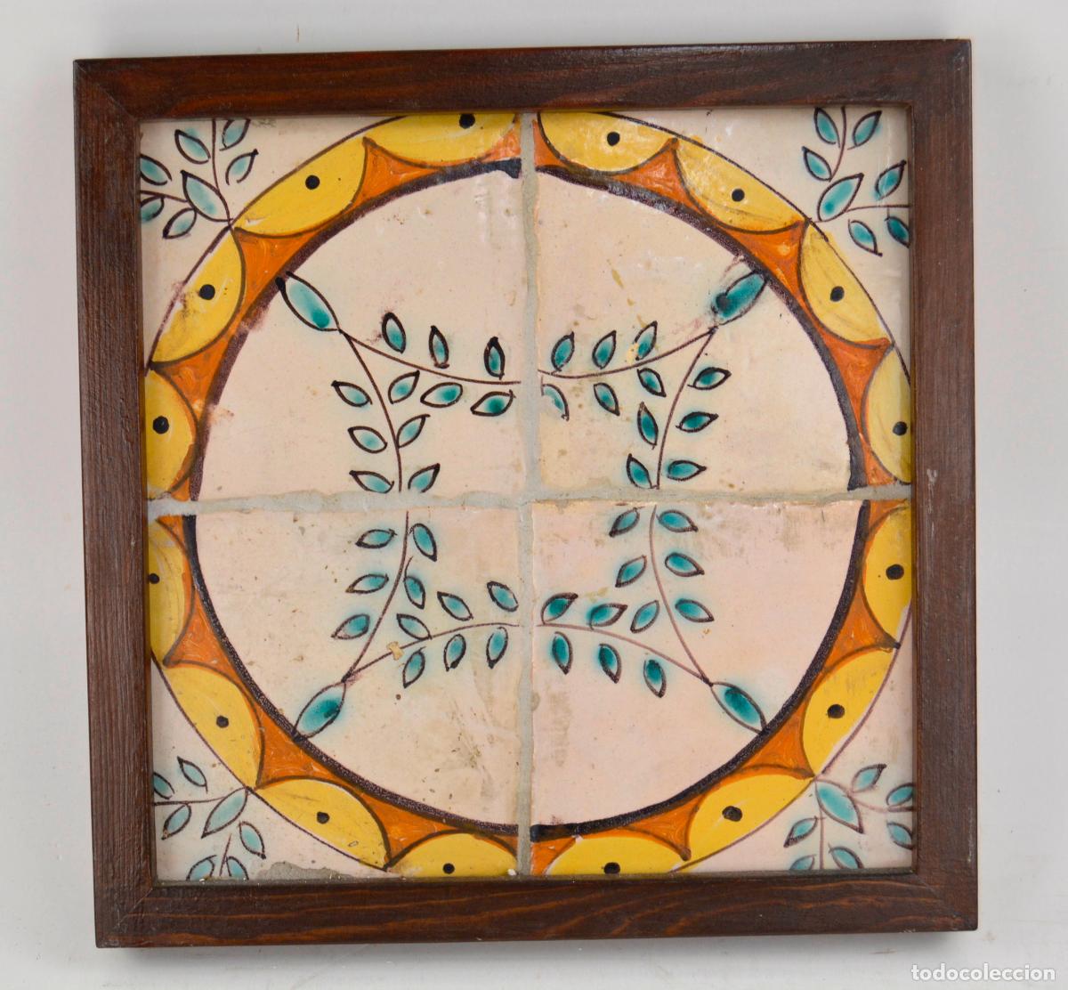 Antiquit&auml;ten: Plaf&oacute;n de azulejos de cer&aacute;mica enmarcados siglo XVIII.