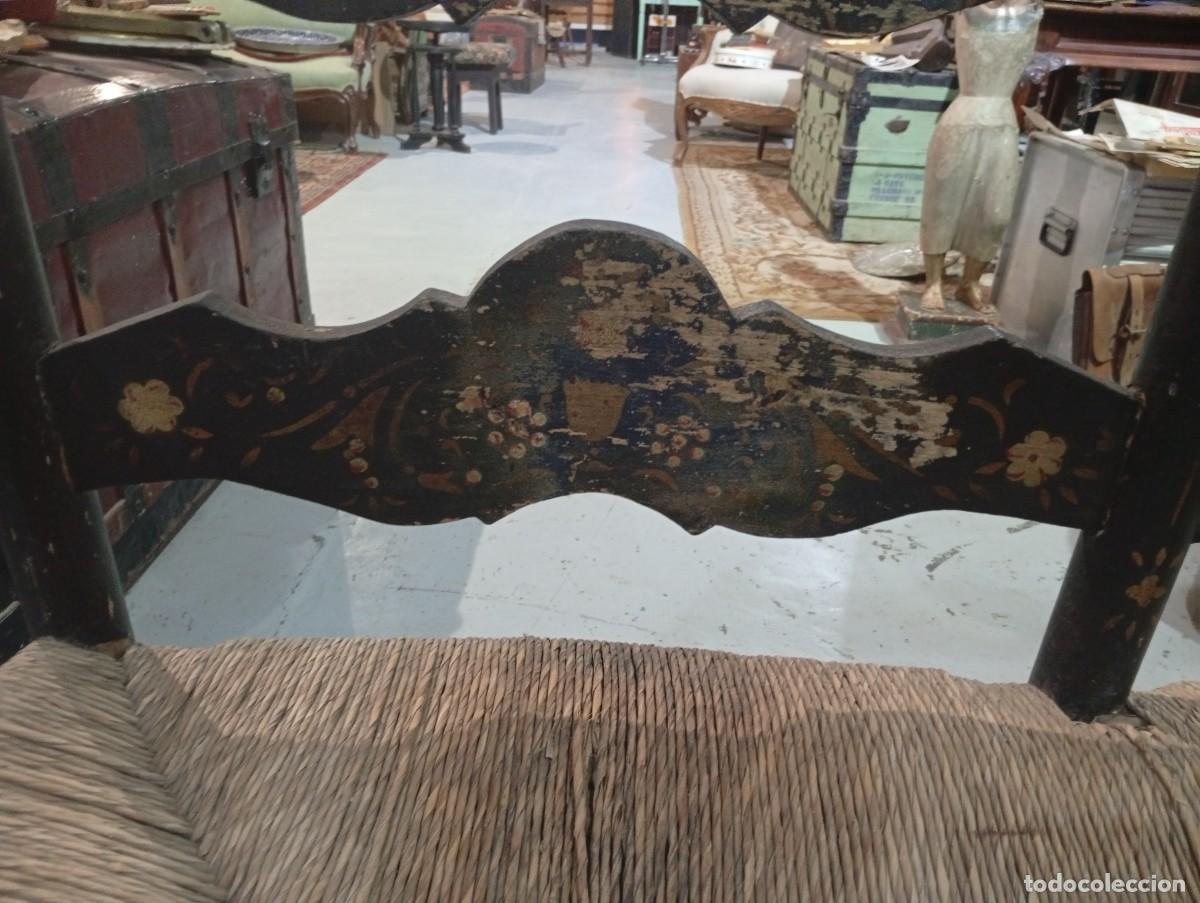 Antig&uuml;edades: Sof&aacute; de madera y asiento de enea hermosamente decorado. - Foto 11