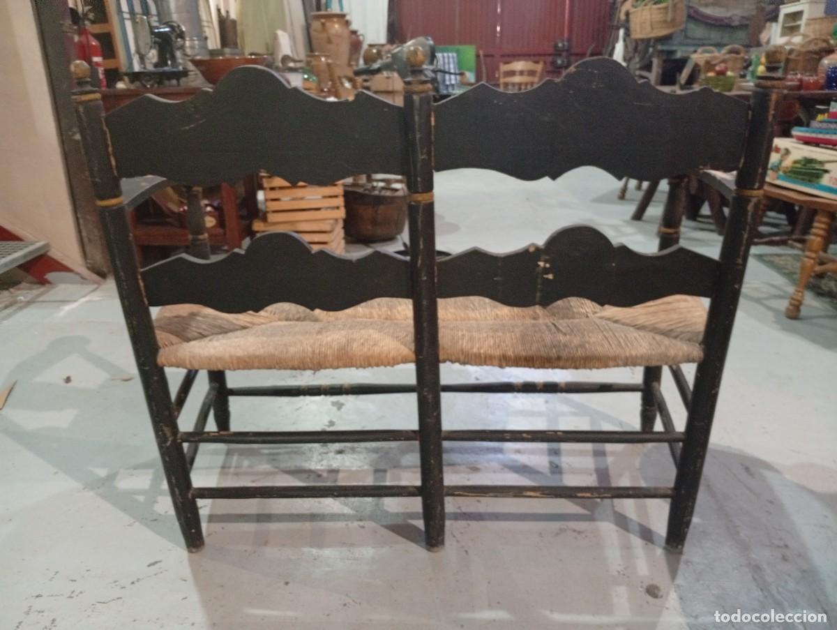 Antig&uuml;edades: Sof&aacute; de madera y asiento de enea hermosamente decorado. - Foto 16