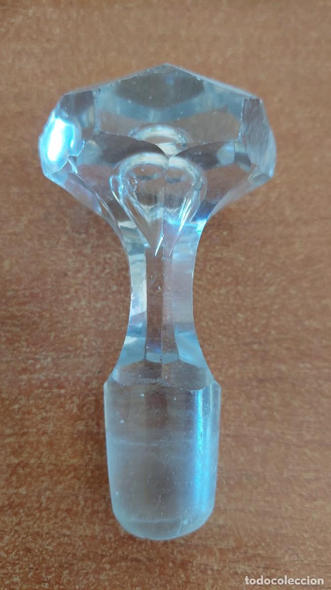 Antig&uuml;edades: Tap&oacute;n de cristal tallado