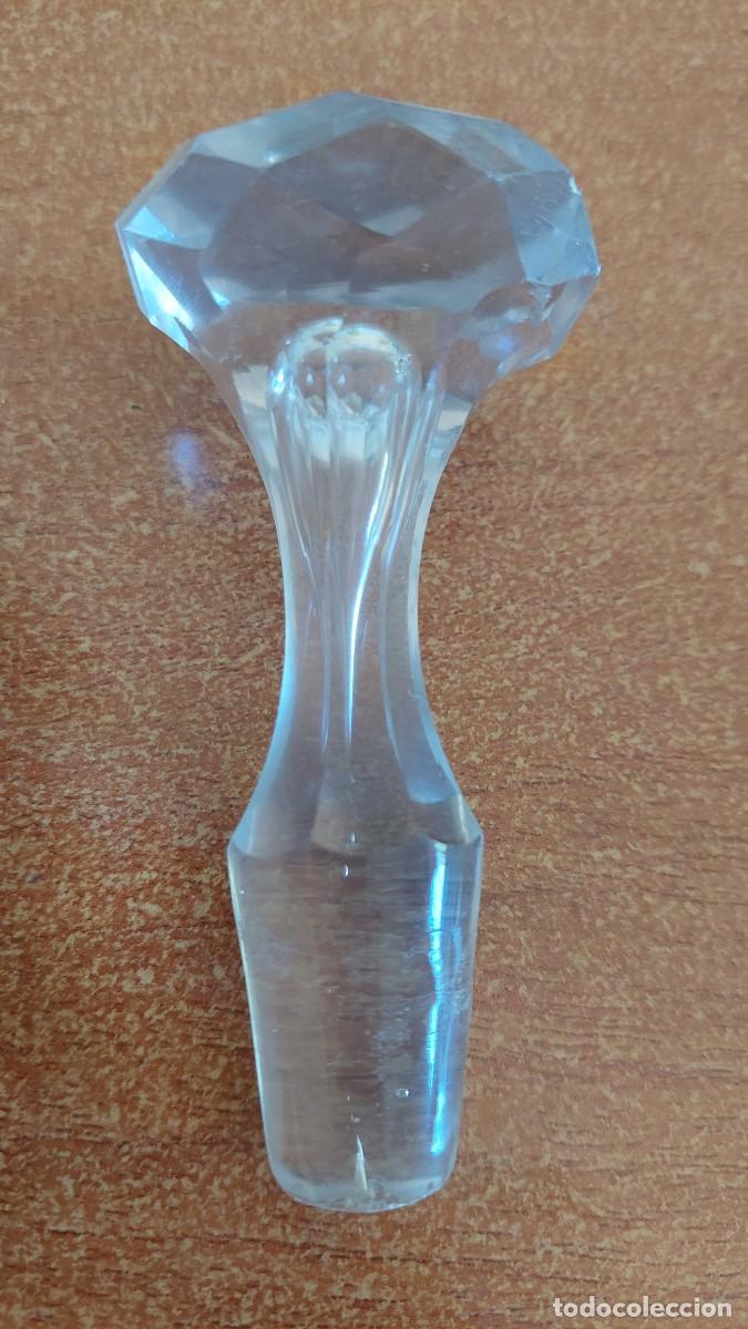 Antig&uuml;edades: Tap&oacute;n de cristal tallado