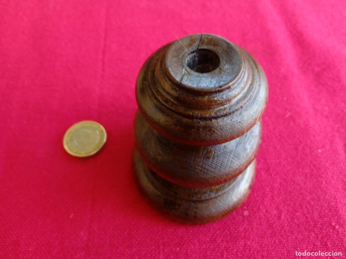 Antig&uuml;edades: Peana base de crucifijo de madera torneada