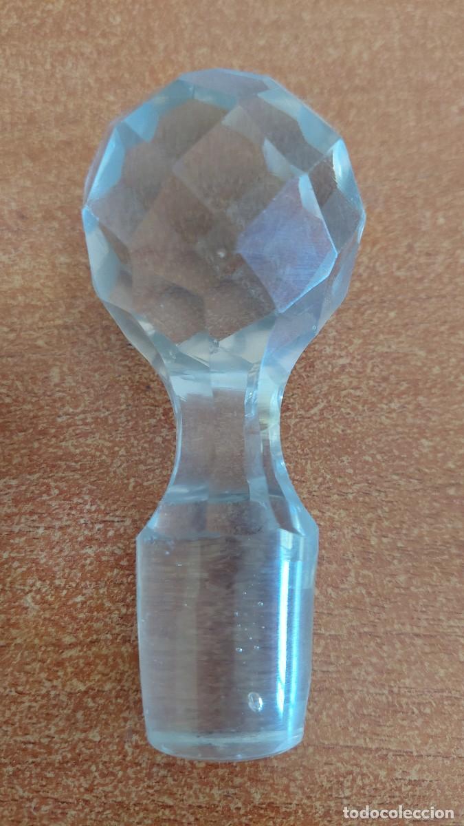 Antig&uuml;edades: Tap&oacute;n de cristal tallado