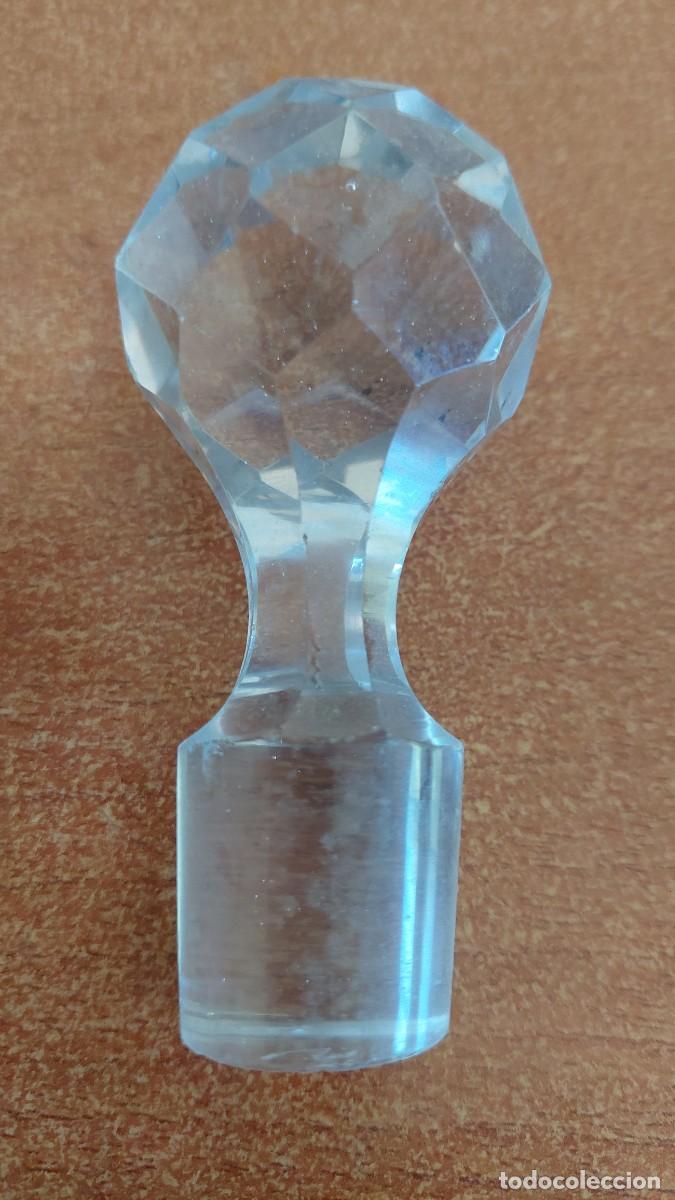 Antig&uuml;edades: Tap&oacute;n de cristal tallado