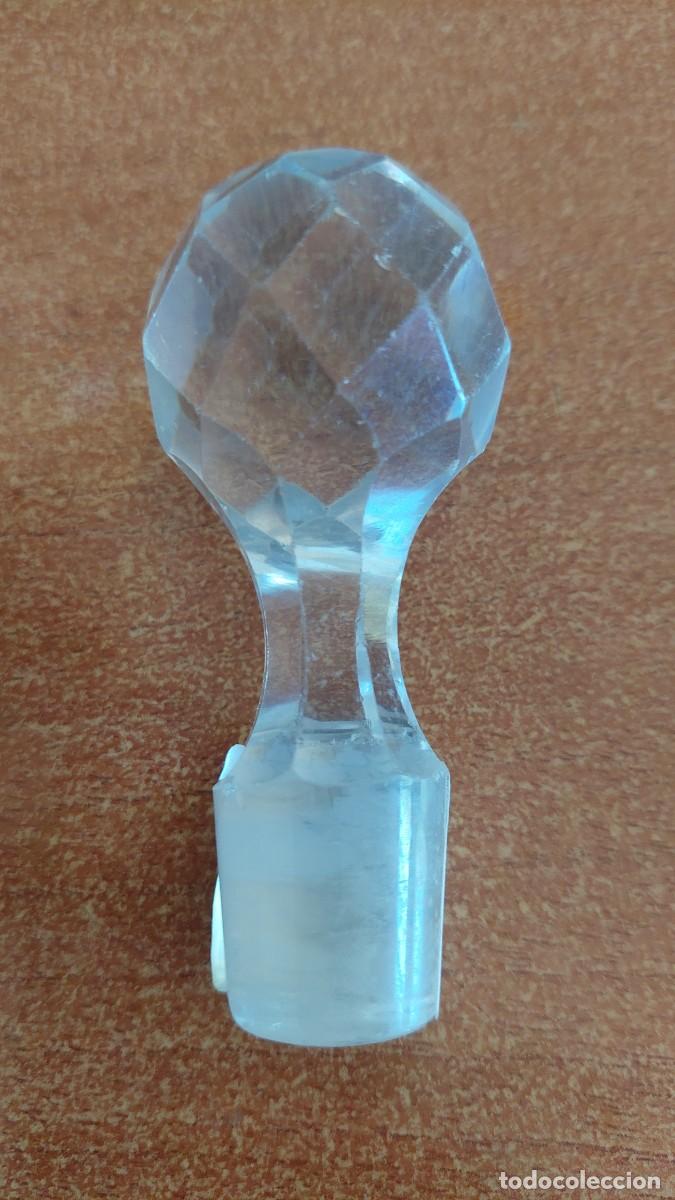 Antig&uuml;edades: Tap&oacute;n de cristal tallado