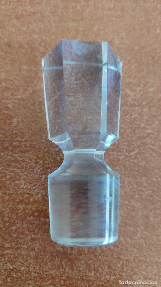 Antig&uuml;edades: Tap&oacute;n de cristal tallado