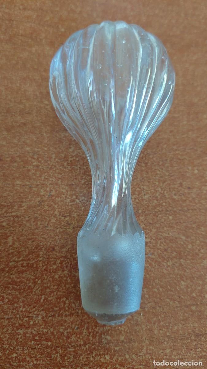 Antig&uuml;edades: Tap&oacute;n de cristal soplado