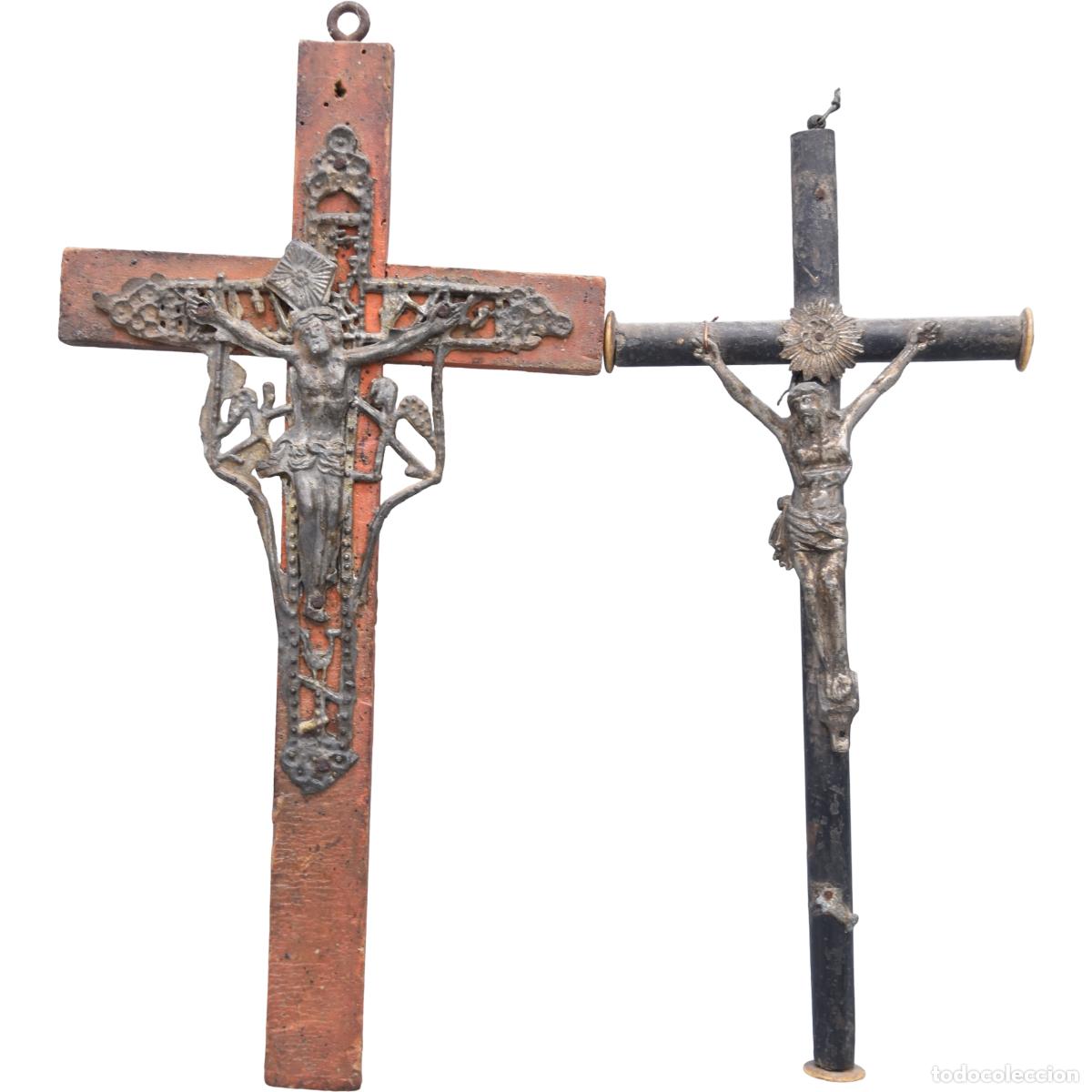 Antig&uuml;edades: Crucifijos antiguos de madera - Foto 1